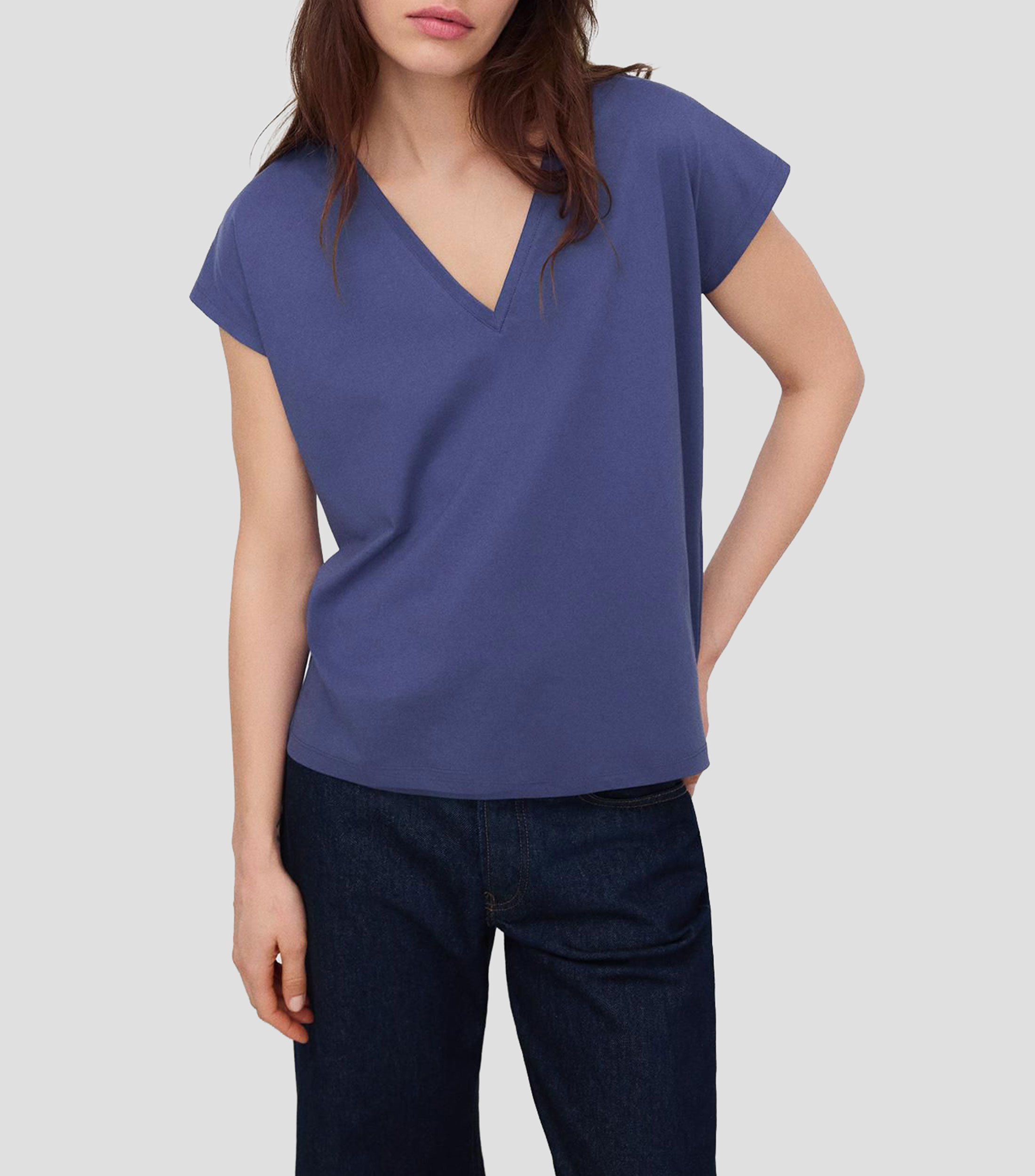 Playera cuello V manga corta lisa Mujer